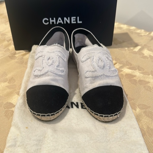 Chanel White Canvas Espadrilles With Black Toe Cap. EU 40. - Picture 1 of 8